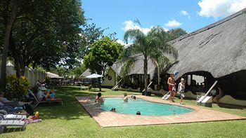 Adventure Lodge วิกตอเรียฟอลส์ ภายนอก รูปภาพ