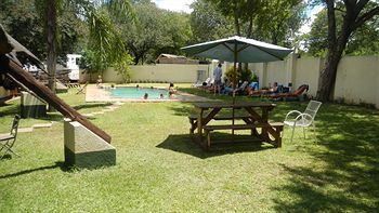 Adventure Lodge วิกตอเรียฟอลส์ ภายนอก รูปภาพ