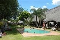 Adventure Lodge วิกตอเรียฟอลส์ ภายนอก รูปภาพ